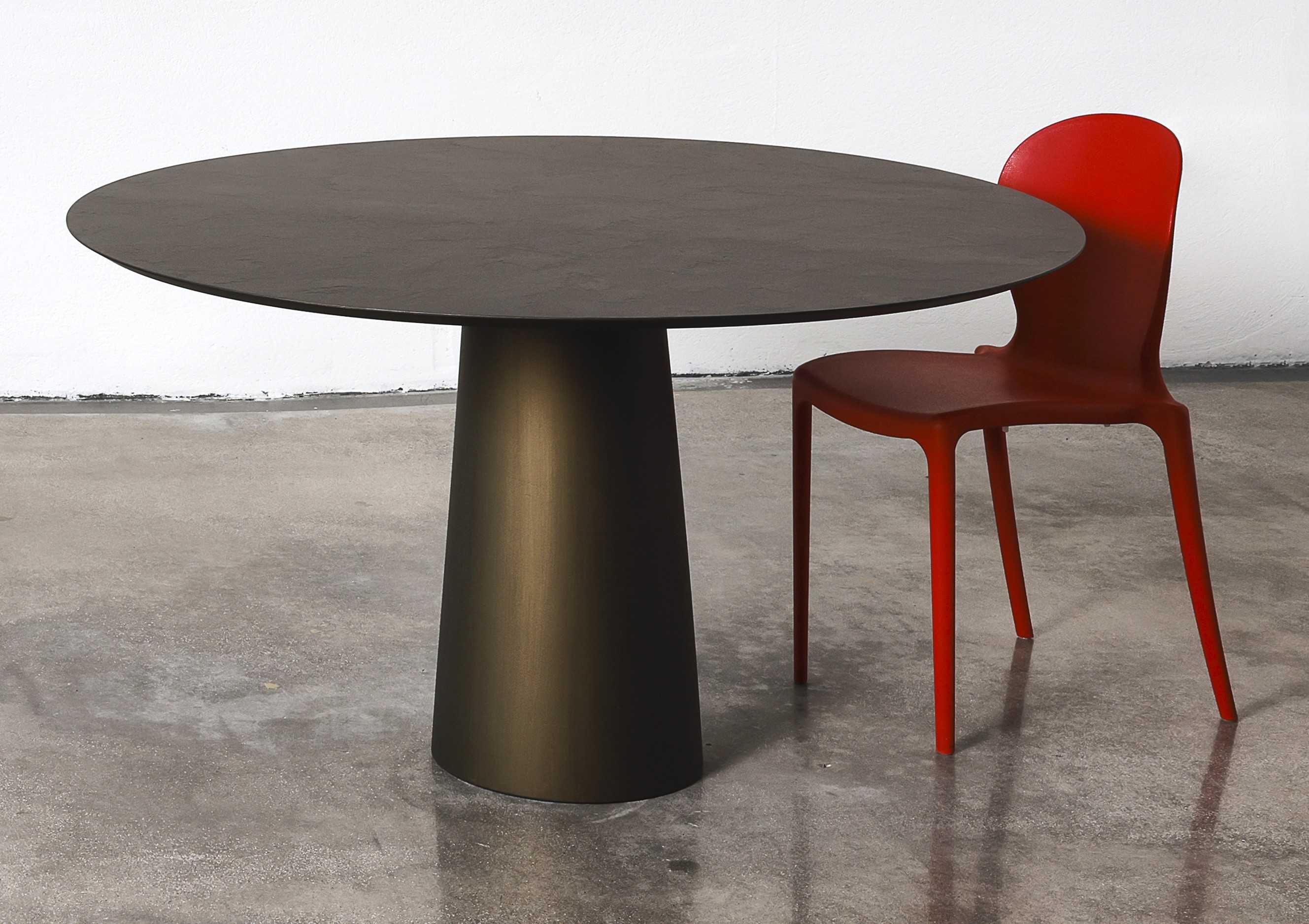 FUNGO-Tavolo-Tondo-1400-Bronzo-Dining-Table-Disain1971